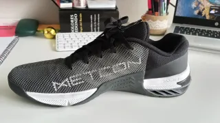 Zapatillas Nike Metcon Negras y Blancas