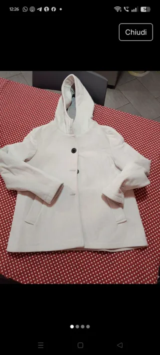 Giacca bianca con cappuccio