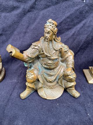 Lote 7 bronces chinos figuras