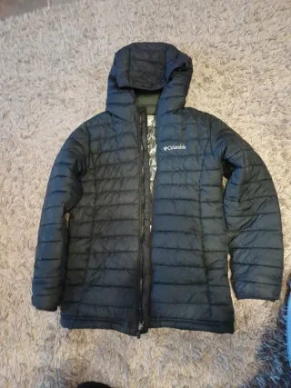 Abrigo Columbia,talla M-10/12 años,da poca talla