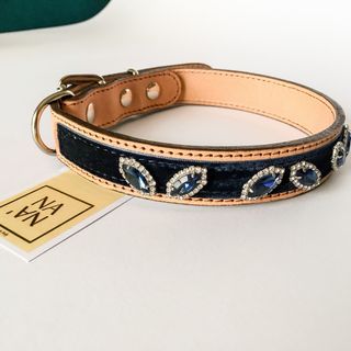 Collare cane cuoio con strass blu