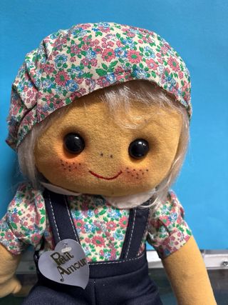 Muñeca Petit Amour floral