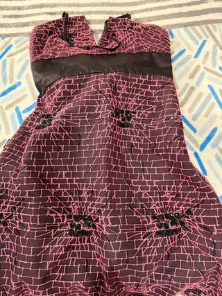 Vestido corto con pedrería