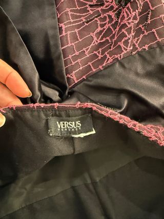 Vestido corto con pedrería