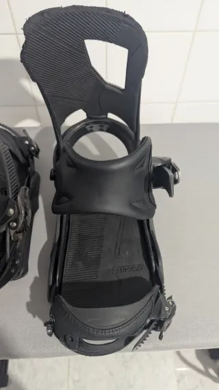 Tabla Snowboard Never Summer + Fijaciones Burton