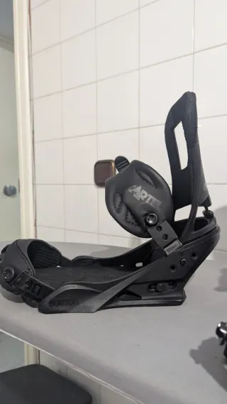 Tabla Snowboard Never Summer + Fijaciones Burton