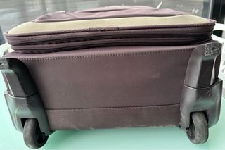 Maleta de cabina Samsonite de tela color berenjena