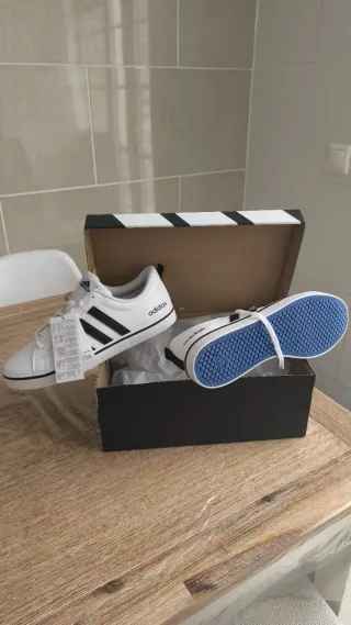 Deportivas Adidas VS Pace 2.0 Blancas y Negras