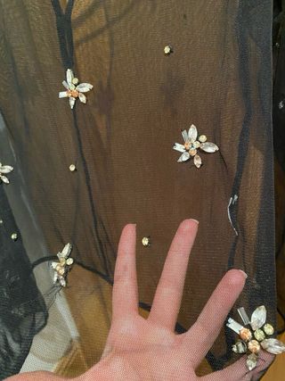 Blusa Bershka negra con pedrería