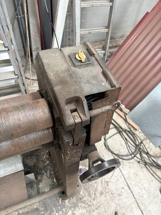 Curvadora de chapa industrial