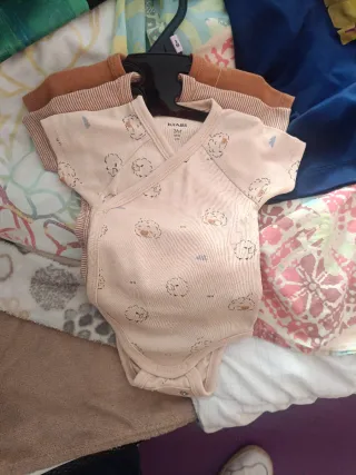 Conjunto 3 bodys bebé 3 meses