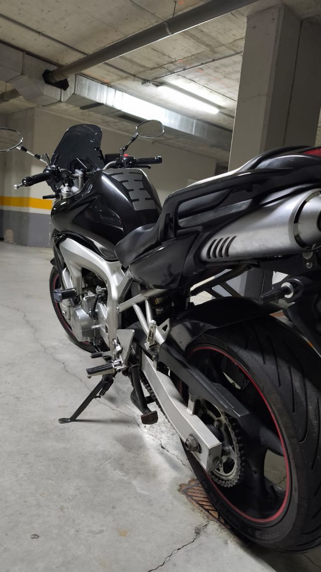 YAMAHA FZ6N 2004
