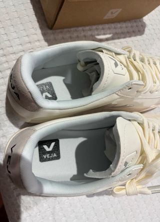 Deportivas Veja Blancas y Gris. NUEVAS