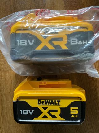 2 Batterie DeWalt XR 18V 8Ah e 5Ah