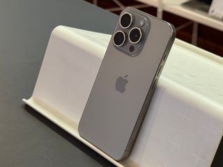 iPhone 15 Pro - GARANTIA