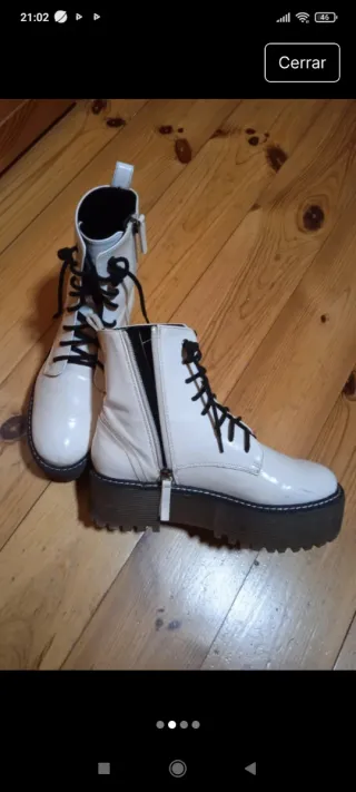 Botines blancos con cordones