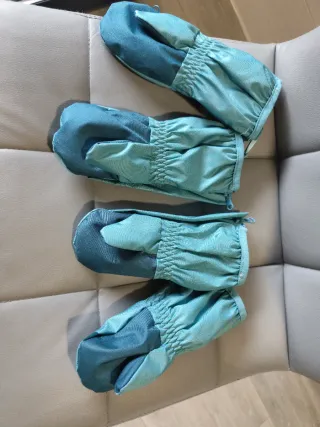 Manoplas nieve niño pingüino