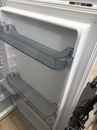 Nevera blanca con congelador