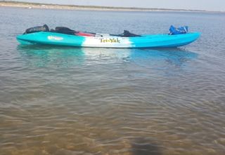 Kayak Tri-Yak azul y blanco