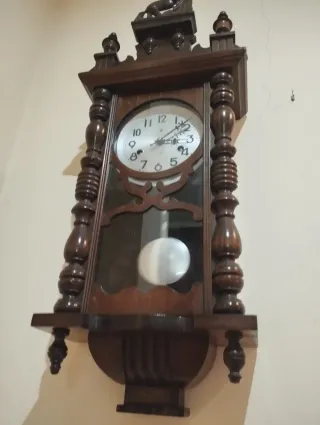 Reloj Polaris de pared antiguo de madera