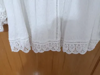 Blusa blanca con encaje