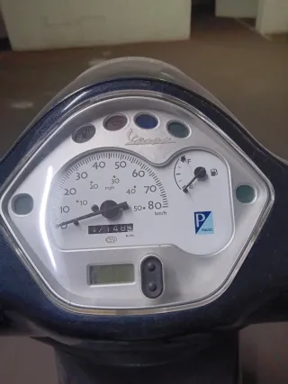 Vespa LX 50 Scooter Automática