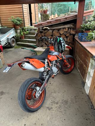KTM 450 con kit Supermotard