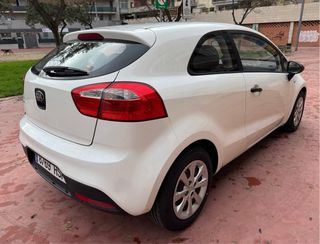 KIA Rio 2013 SOLO 93.000kms