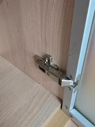 Mueble de cocina con puerta de cristal