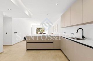 Piso en venta en Los Naranjos - Las Brisas en Marbella