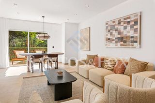 Piso en venta en Los Naranjos - Las Brisas en Marbella