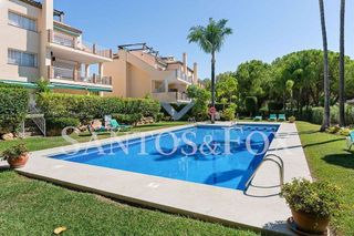 Piso en venta en Los Naranjos - Las Brisas en Marbella