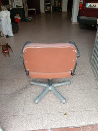 Silla de estudio giratoria marrón