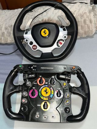 Volante Thrustmaster con pedali e cambio a H