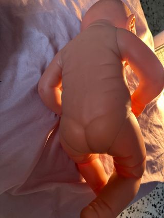 Muñeca bebé realista