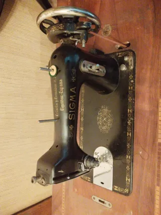 Máquina de coser Sigma antigua