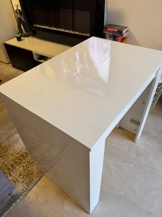 Mesa extensible blanca moderna
