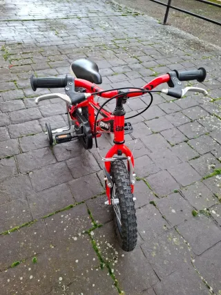 Bicicleta BH 14 pulgadas con ruedines