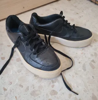 Nike Air Force 1 Negras