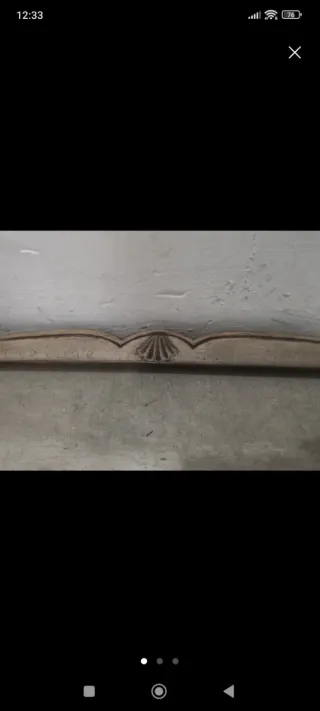 Copetes antiguos de madera grandes.