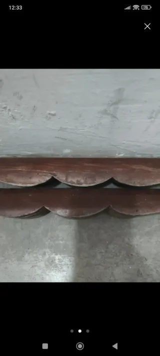 Copetes antiguos de madera grandes.