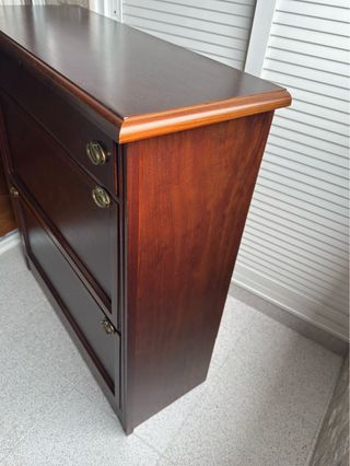 Mueble zapatero madera color nogal oscuro