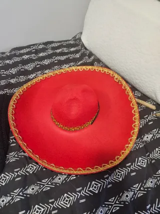 Gorro Mexicano Rojo con Dorado