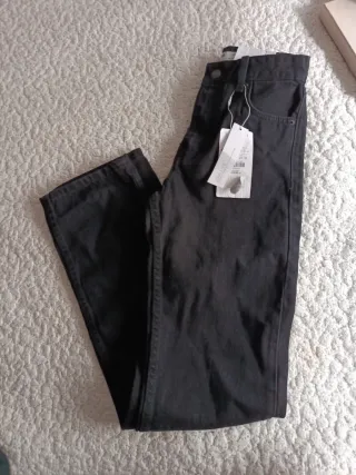 Pantalón vaquero Bershka negro