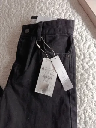 Pantalón vaquero Bershka negro