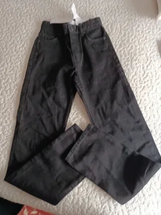 Pantalón vaquero Bershka negro
