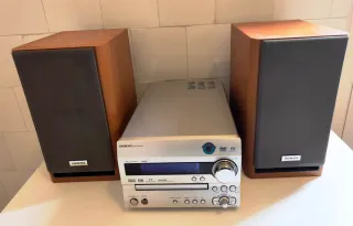 Equipo de música ONKYO (DR-815) + 2 altavoces ONKY