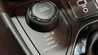 Jeep Cherokee Limited 3.2 V6 4x4 SEMINUEVO