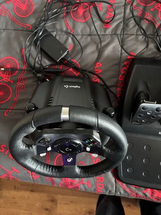 Volante Logitech G920 con Pedales