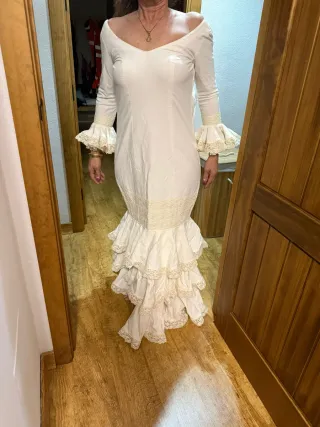 Traje de flamenca blanco con volantes